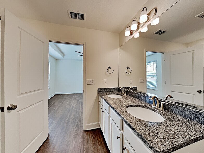 Building Photo - 2954 Calebs Cove Way