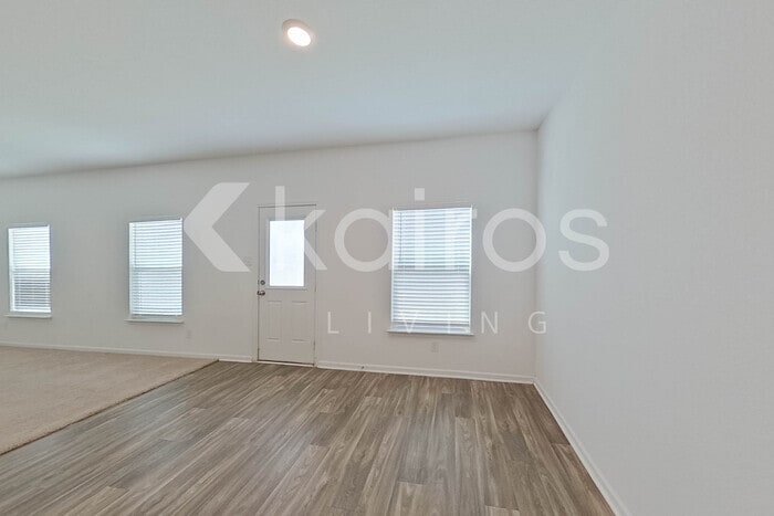 Building Photo - 950 Shady Brk