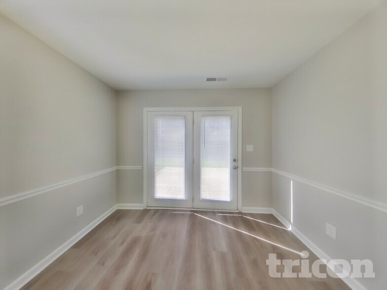 Building Photo - 4261 Sycamore Ct