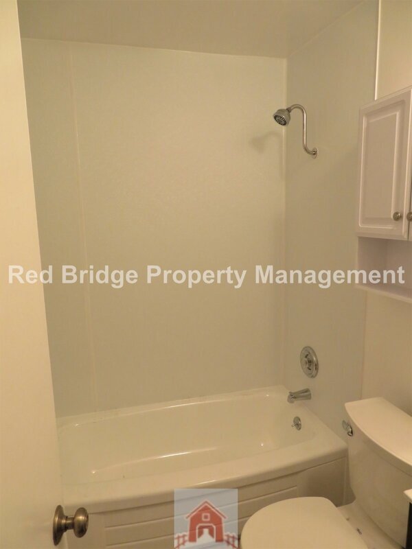 Building Photo - 131 SE 22nd Ave