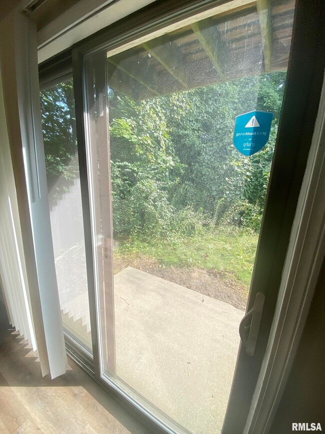 Building Photo - 5905 W Ridgecrest Dr