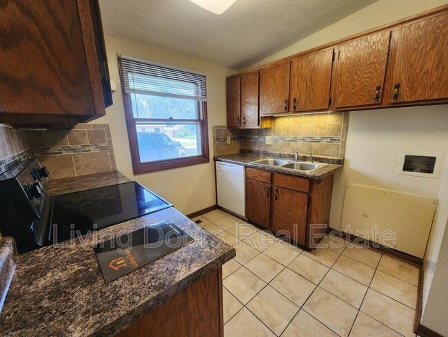 Building Photo - 267 W Rio Rd