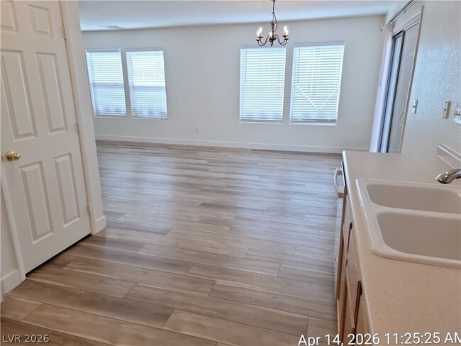 Building Photo - 661 Monument Point St