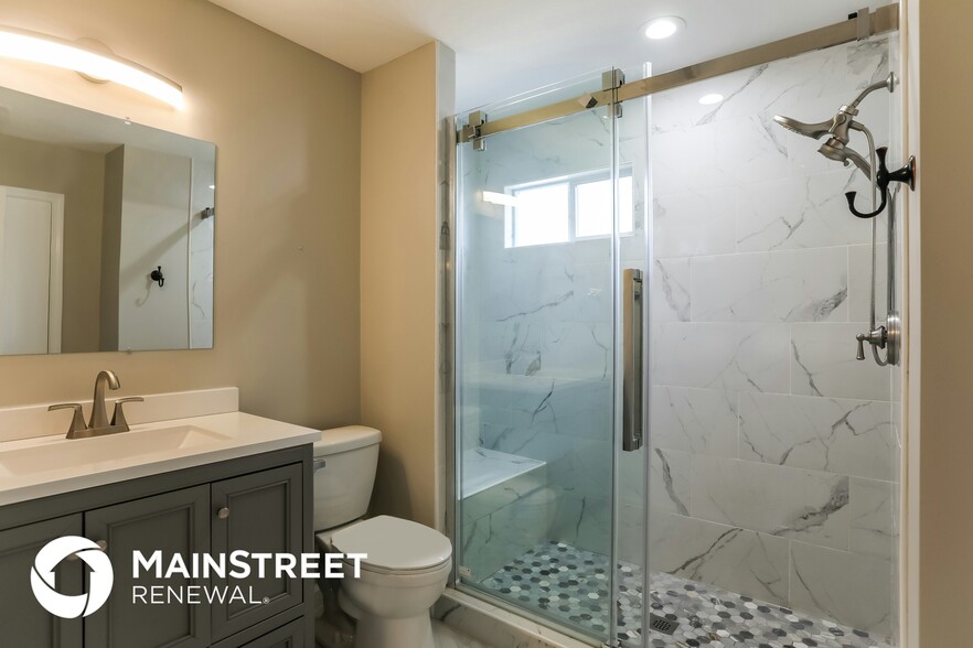 Building Photo - 9311 Hayes Dr