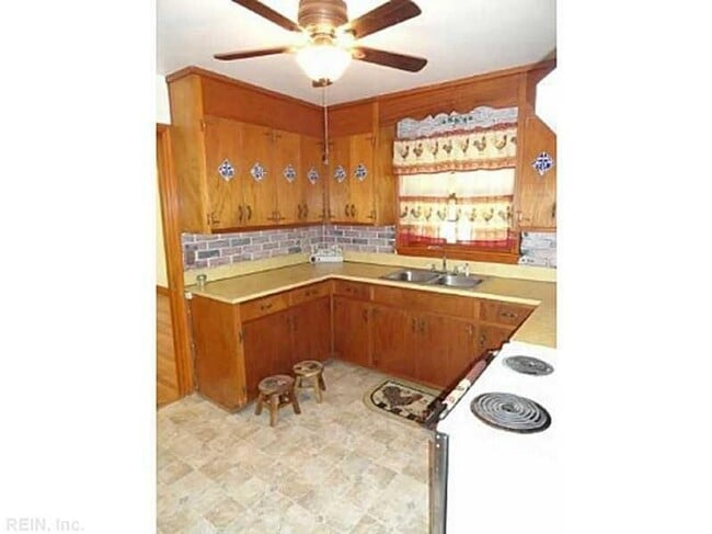 Building Photo - Call Sabrina Thomas at 757-767-0767 for more information