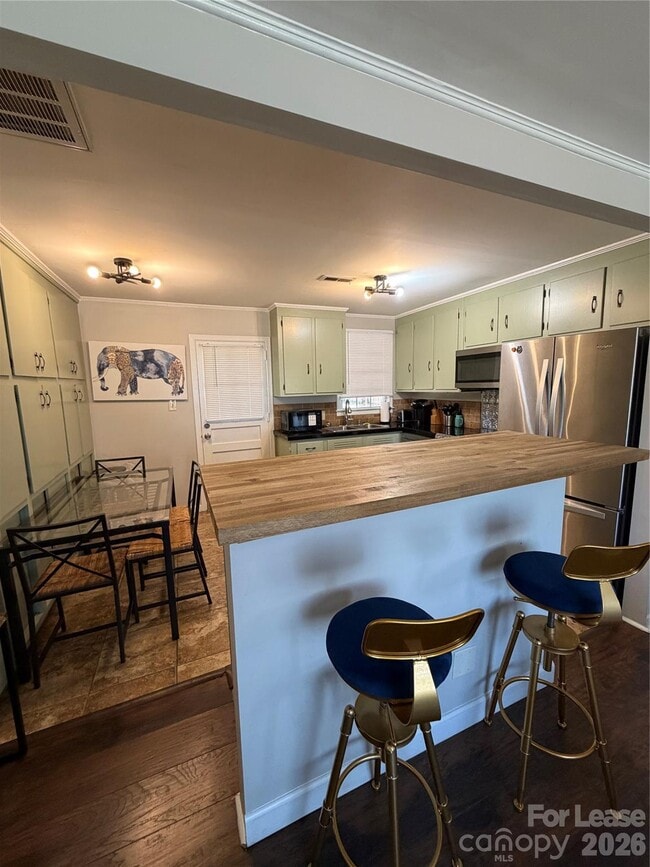 Building Photo - 4609 Connecting Rd