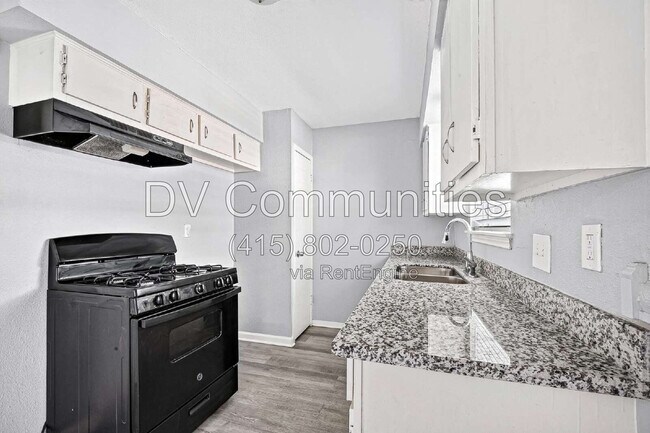Building Photo - 12919 S Coast Dr