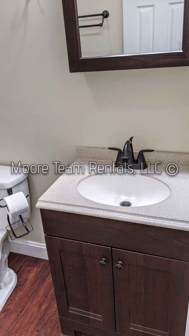 Building Photo - 3 Bed / 1 Bath House