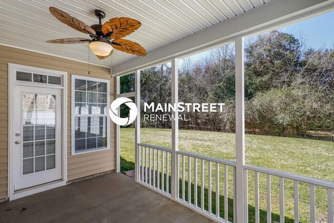 Building Photo - 5 Bedroom Pet-Friendly Home in CHARLOTTE, NC with Main Street Renewal