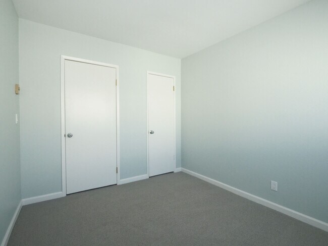 Building Photo - 405 2nd St