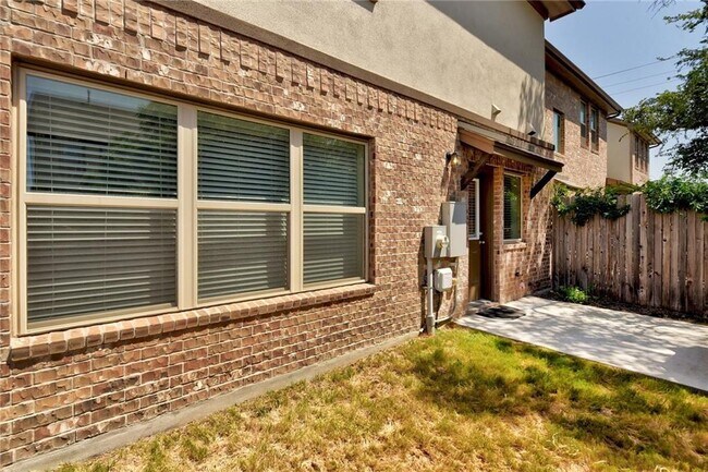 Building Photo - 2304 S Lakeline Blvd
