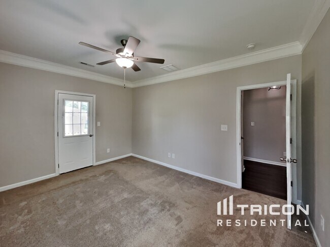 Building Photo - 17 S Sunny Dale Dr