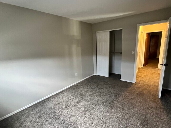 Building Photo - 1397 Sanzon Dr