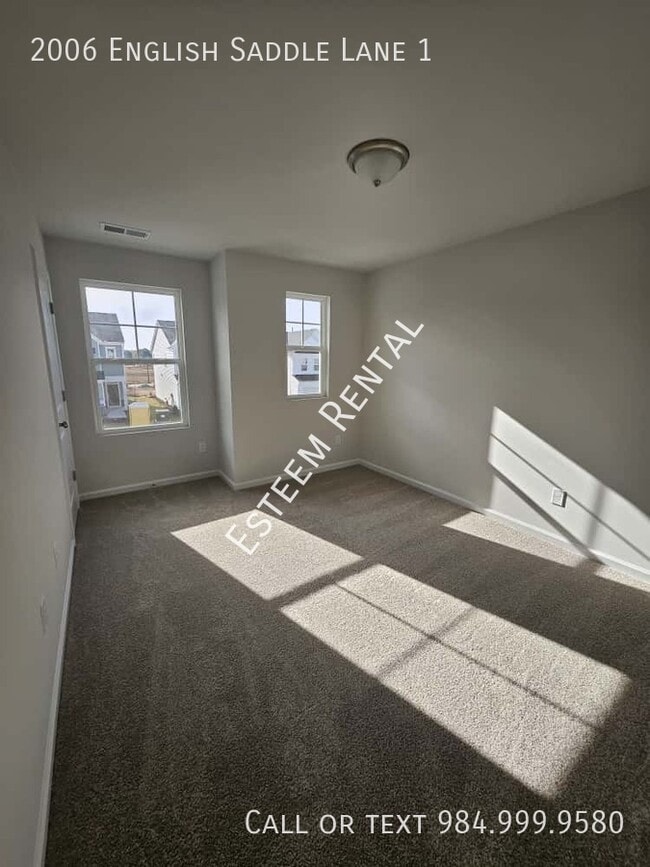 Building Photo - 2006 English Saddle Ln