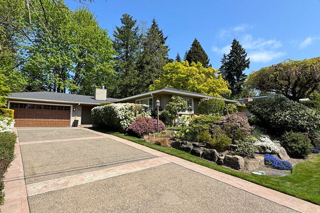 Primary Photo - 10632 NE 47th Pl