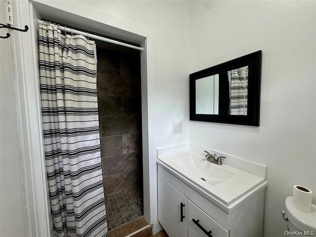 Building Photo - 73 Watkins Ave