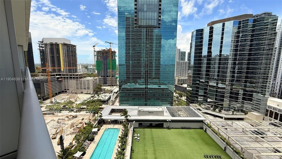 Building Photo - 1300 Brickell Ave