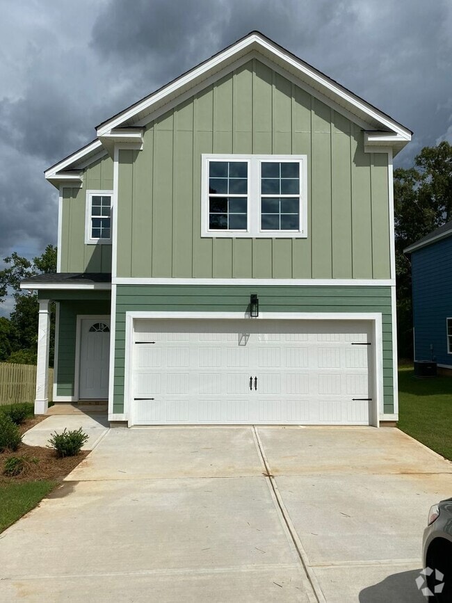 Building Photo - Like-new 4 bed/2.5 bath home for lease nea...