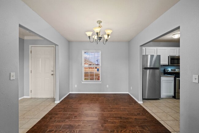 Building Photo - Charming 3-Bedroom Home in Prime Bentonville Location!