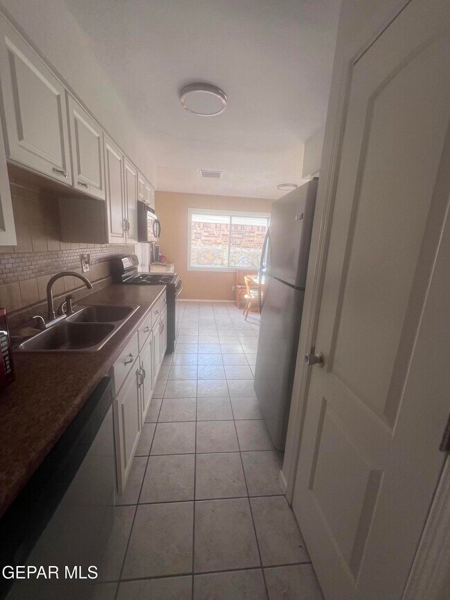 Building Photo - 5017 McCormick Ln