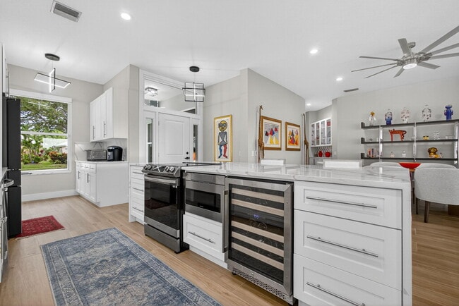 Building Photo - 945 Bear Island Cir