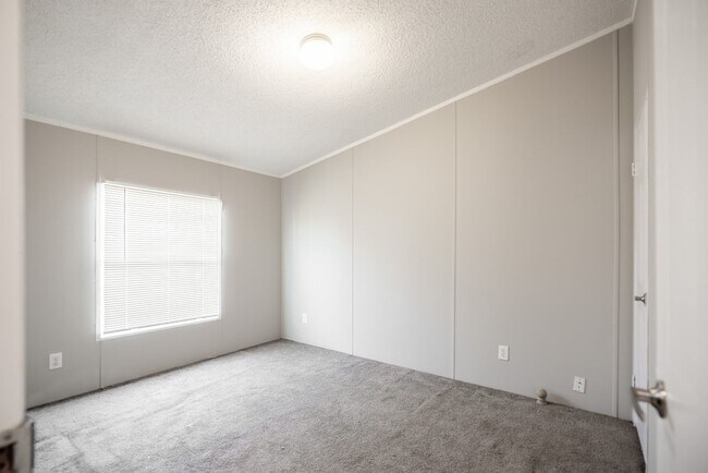 Building Photo - 30820 Peaches Way