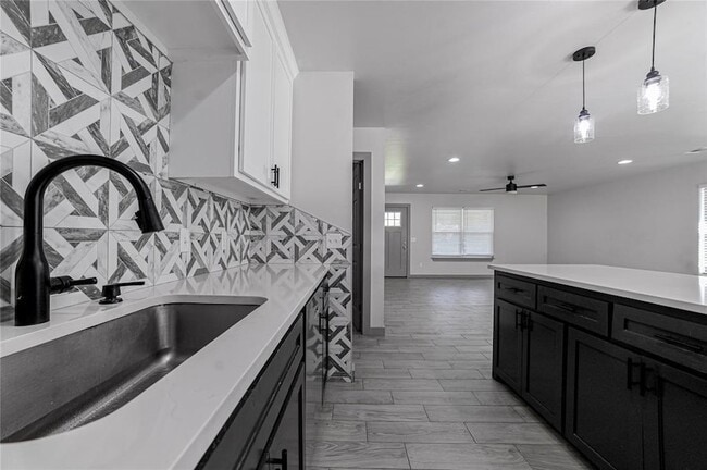 Building Photo - 1717 Breckenridge Dr