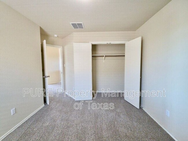 Building Photo - 809 Yabers Ct