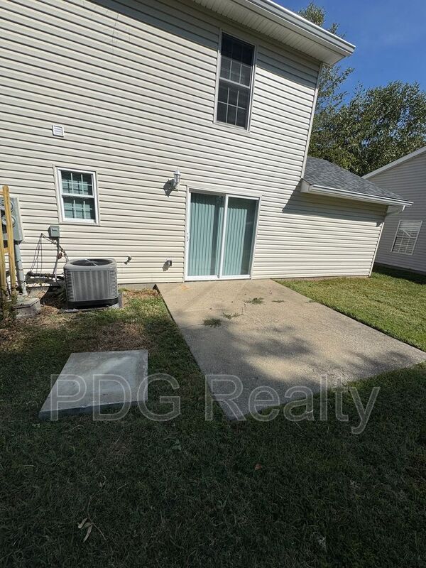 Building Photo - 1833 Scott Rd