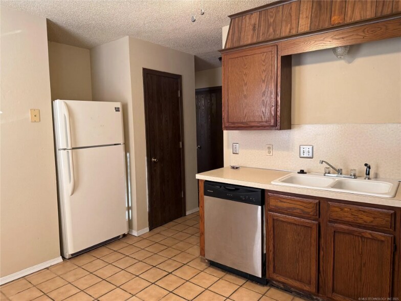 Building Photo - 2403 N Jay St