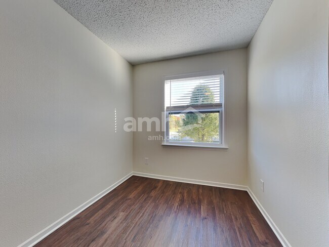 Building Photo - 10258 Golden Dr