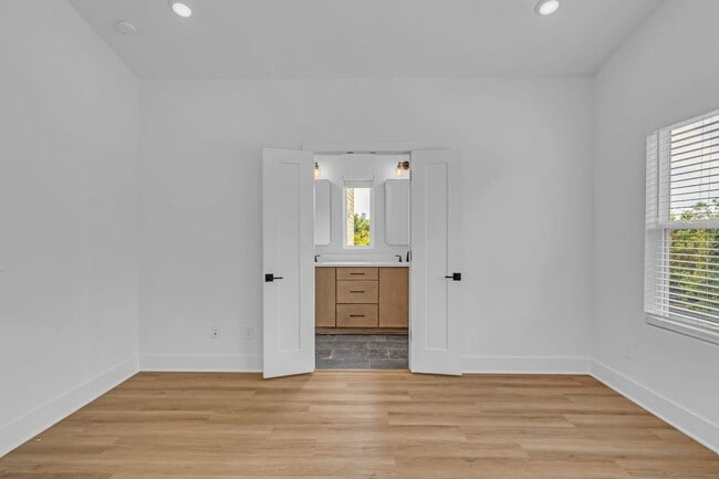 Building Photo - NEW BUILD