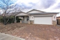 Building Photo - MOVE IN SPECIAL - 3 Bedroom Home in Quailwood