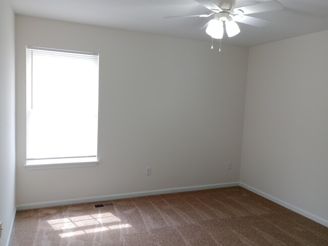 Building Photo - 702 Upland Creek Rd