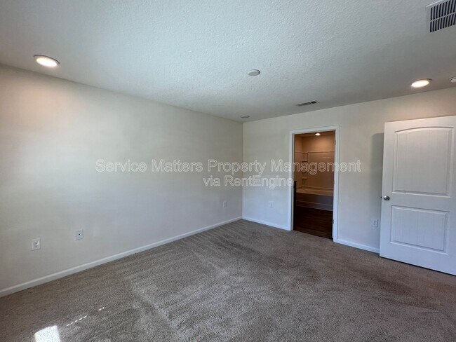 Building Photo - 4080 Roosevelt Way