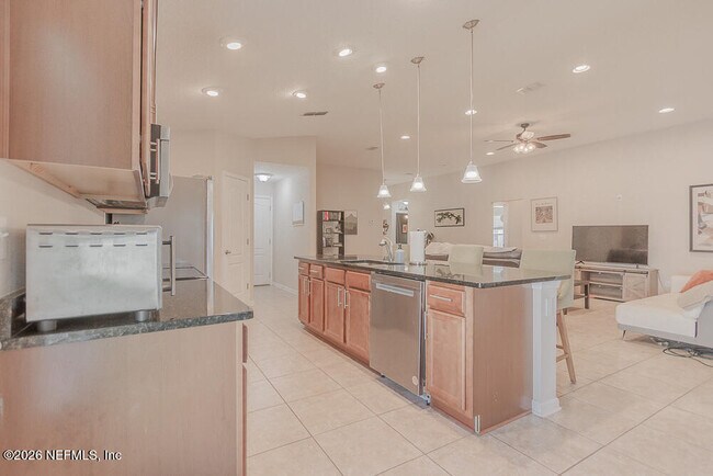 Building Photo - 15816 Twin Creek Dr