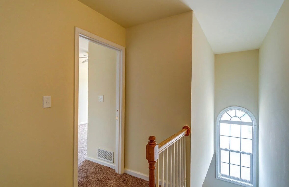 Building Photo - 578 Hampton Way