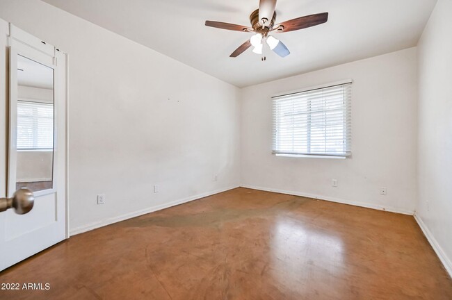 BEDROOM 1 - 346 E Virginia Cir