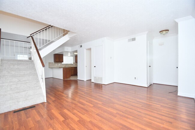 Building Photo - 10018 Knoboak Dr