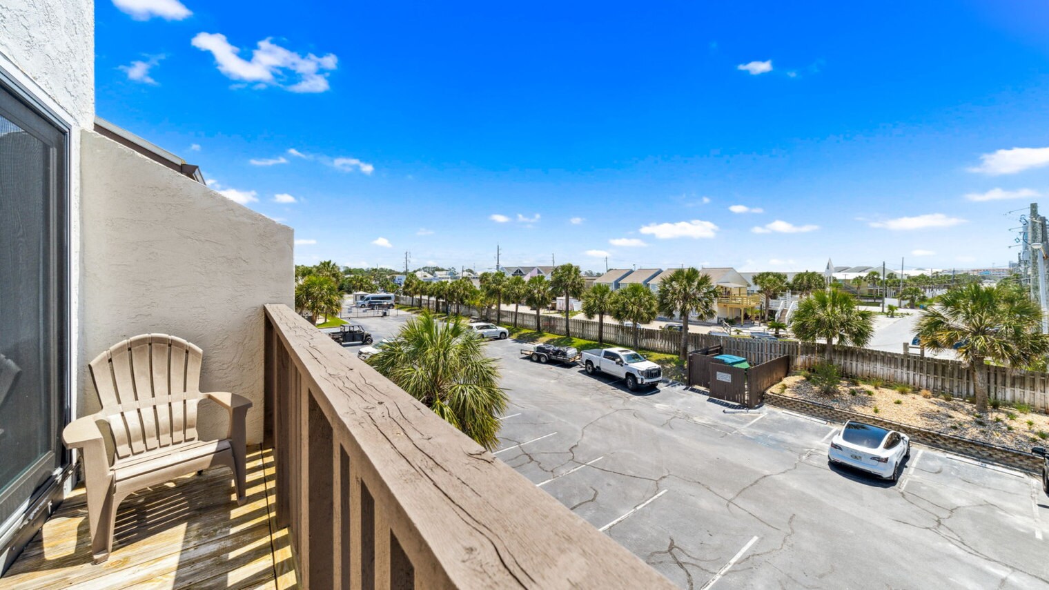 Building Photo - 5717 Thomas Dr