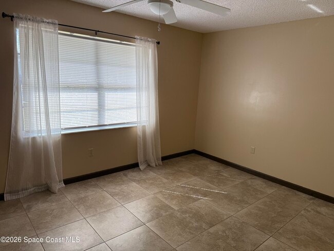 Building Photo - 472 Newfound Harbor Dr