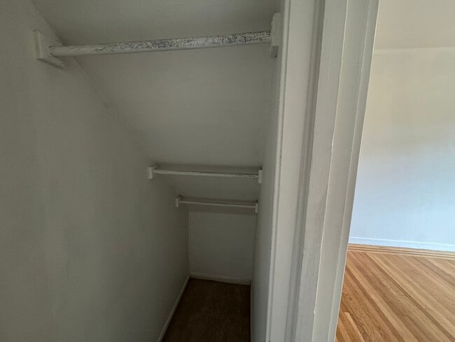 Building Photo - 1 Bed 1 Bath in Portola