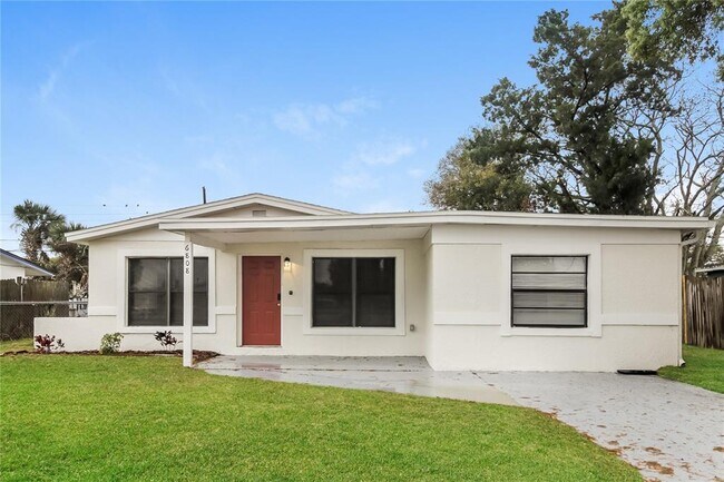 Primary Photo - 6808 Ravenna Ave