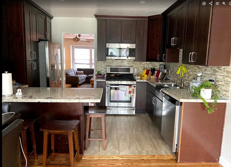 Building Photo - 3344 Virginia Ave