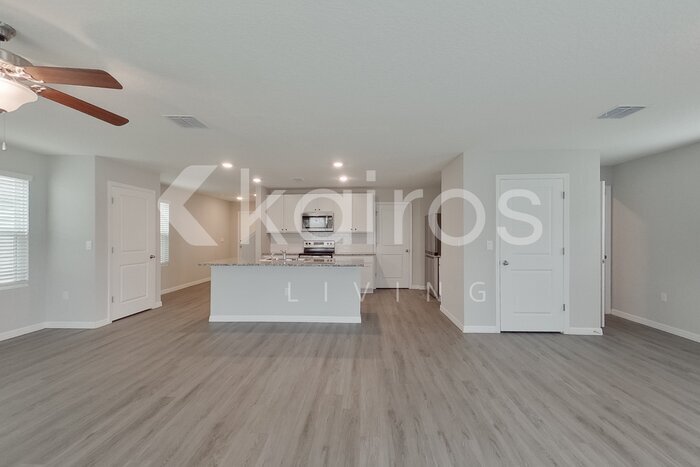 Building Photo - 8590 SW 43rd Ter