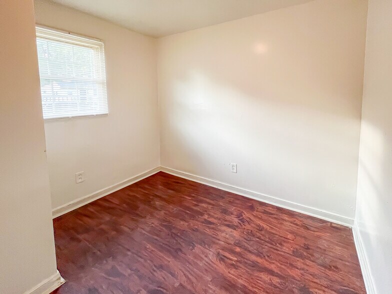 Building Photo - 1416 Minefee St