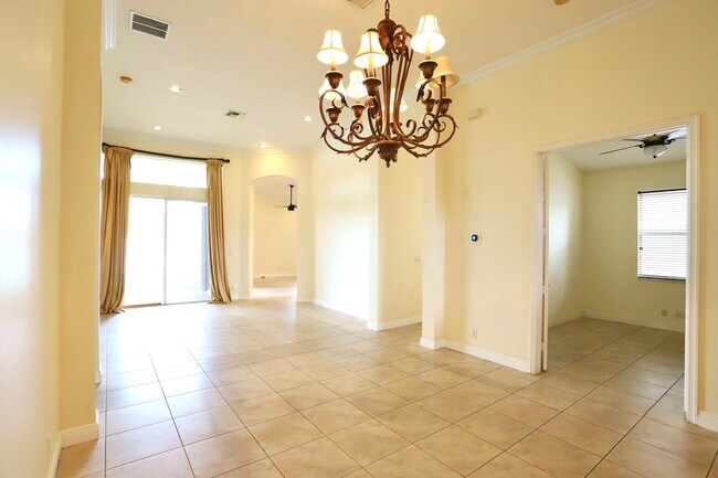 Building Photo - 7458 Via Luria