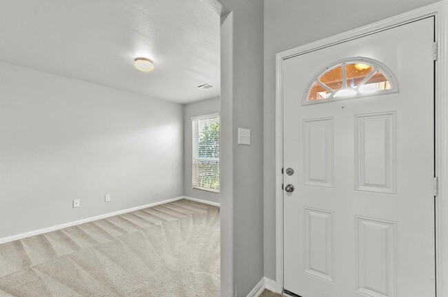 Building Photo - 15603 Walnut Leaf Ln