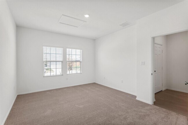Building Photo - 110 Miglia St