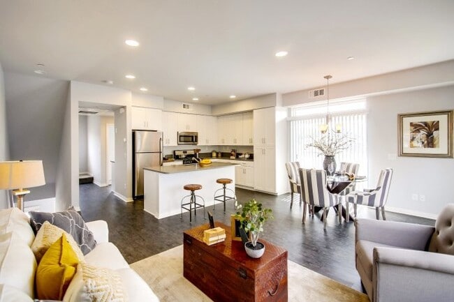 Building Photo - Raintree Terrace